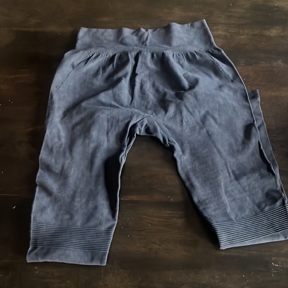 YELETE Black Leggings - Picture 4 of 5